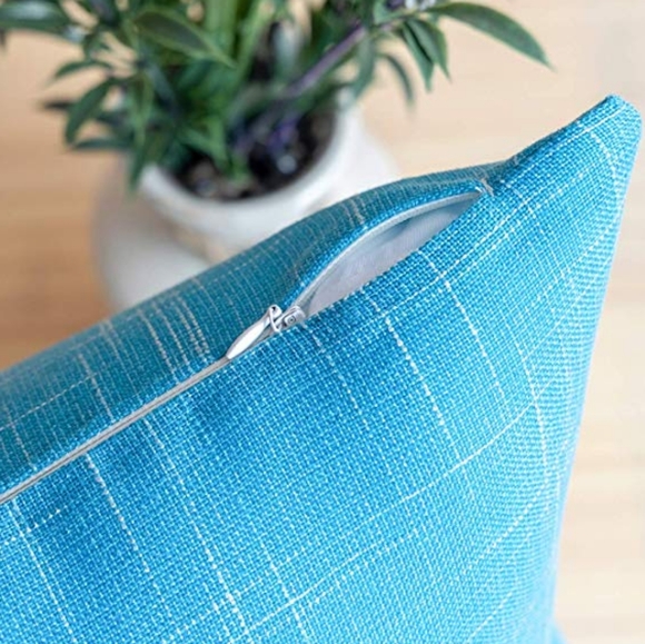 ⭐NEW⭐ - Sky Blue Linen Look Pillow - 18X18 - Picture 2 of 2